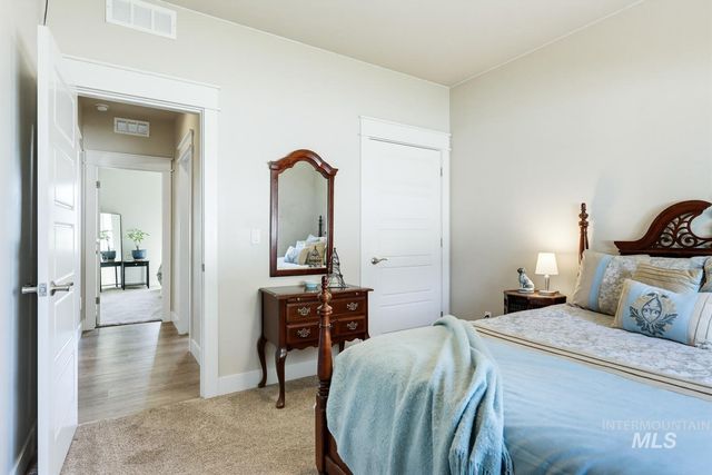 48 S Ravine Way, Nampa, ID 83687