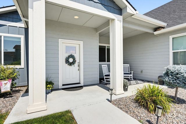 48 S Ravine Way, Nampa, ID 83687