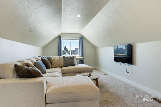 48 S Ravine Way, Nampa, ID 83687