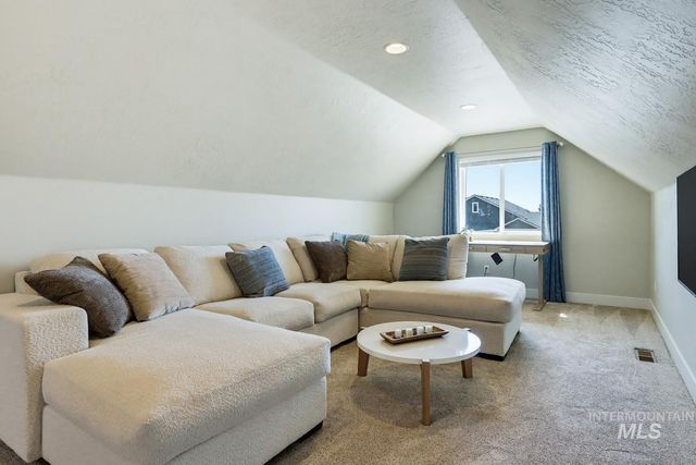 48 S Ravine Way, Nampa, ID 83687