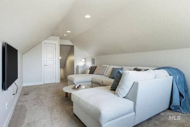 48 S Ravine Way, Nampa, ID 83687