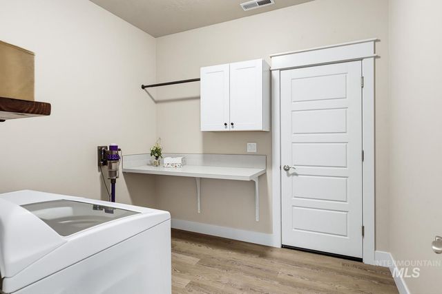 48 S Ravine Way, Nampa, ID 83687