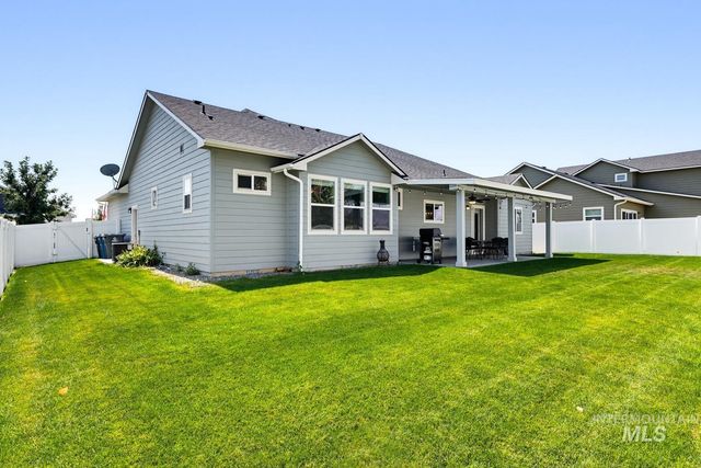48 S Ravine Way, Nampa, ID 83687