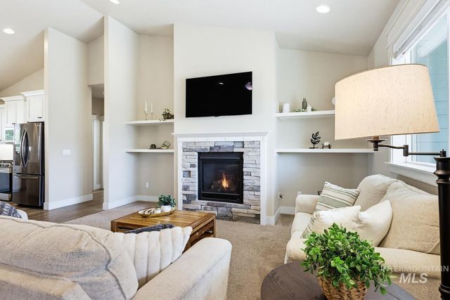 48 S Ravine Way, Nampa, ID 83687