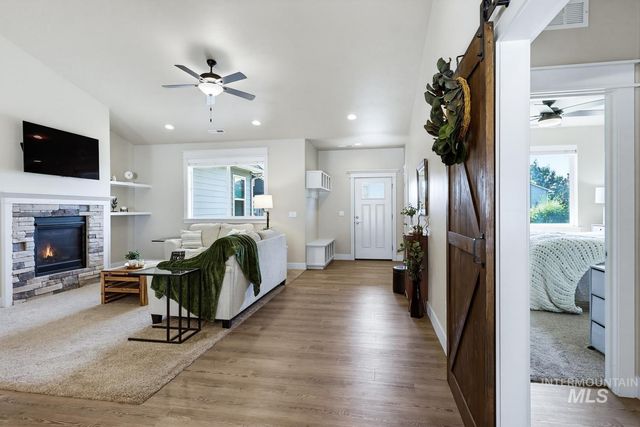 48 S Ravine Way, Nampa, ID 83687