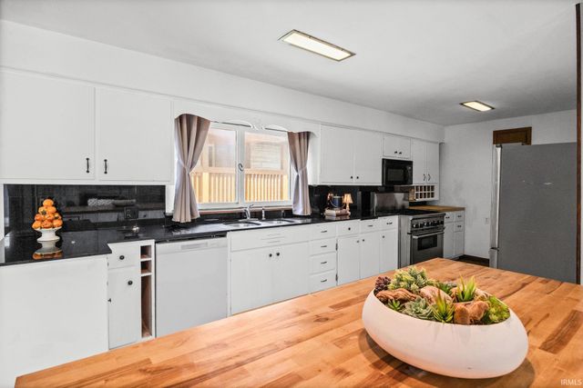 1837 Summit Drive, West Lafayette, IN 47906
