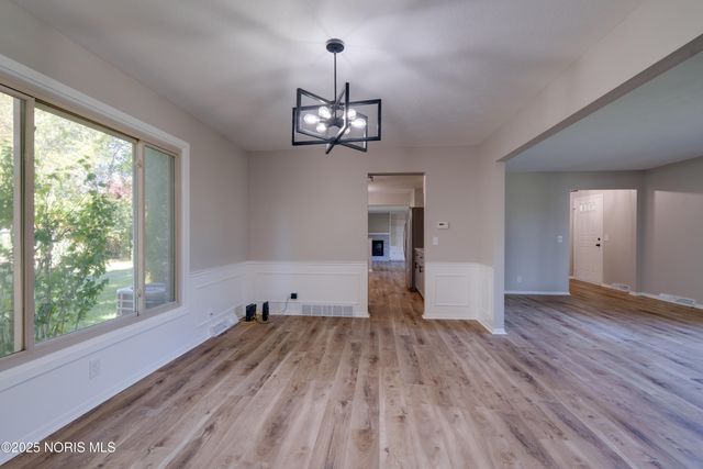 2014 Inglewood Road, Holland, OH 43528