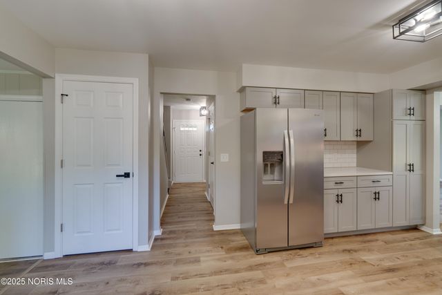 2014 Inglewood Road, Holland, OH 43528