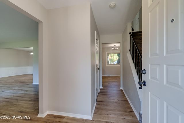 2014 Inglewood Road, Holland, OH 43528