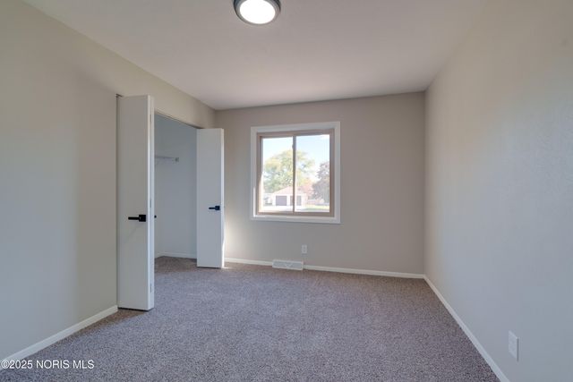 2014 Inglewood Road, Holland, OH 43528