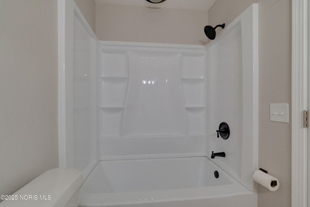 2014 Inglewood Road, Holland, OH 43528