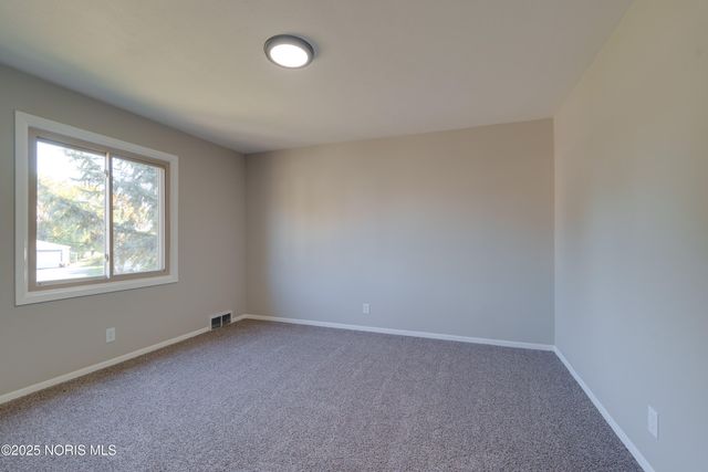 2014 Inglewood Road, Holland, OH 43528