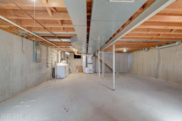 2014 Inglewood Road, Holland, OH 43528