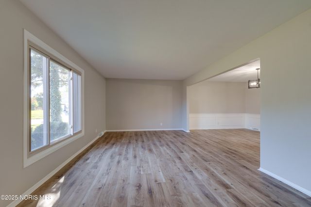 2014 Inglewood Road, Holland, OH 43528