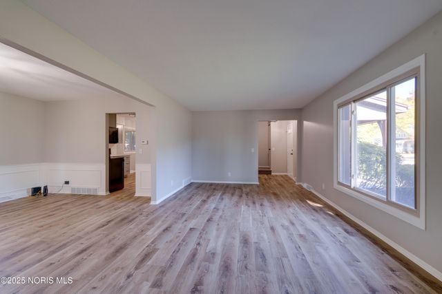 2014 Inglewood Road, Holland, OH 43528