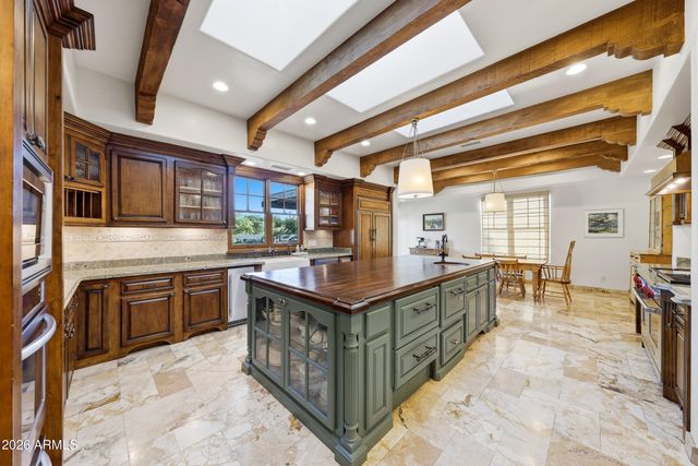 7035 E Berneil Drive, Paradise Valley, AZ 85253