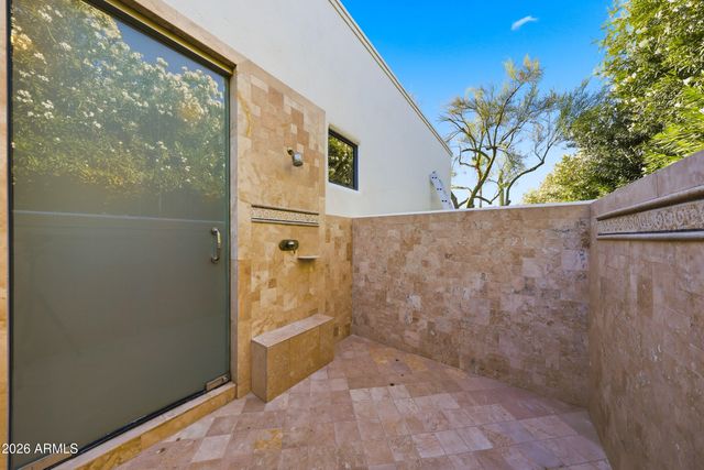 7035 E Berneil Drive, Paradise Valley, AZ 85253