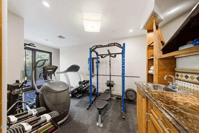 7035 E Berneil Drive, Paradise Valley, AZ 85253