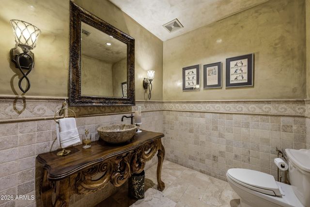 7035 E Berneil Drive, Paradise Valley, AZ 85253