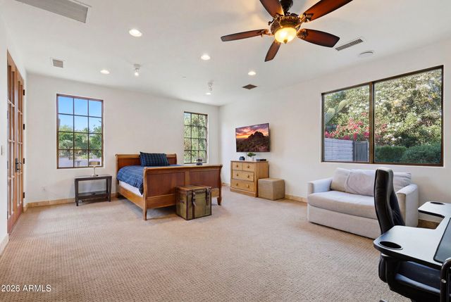 7035 E Berneil Drive, Paradise Valley, AZ 85253