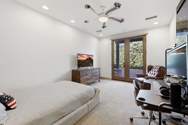 7035 E Berneil Drive, Paradise Valley, AZ 85253