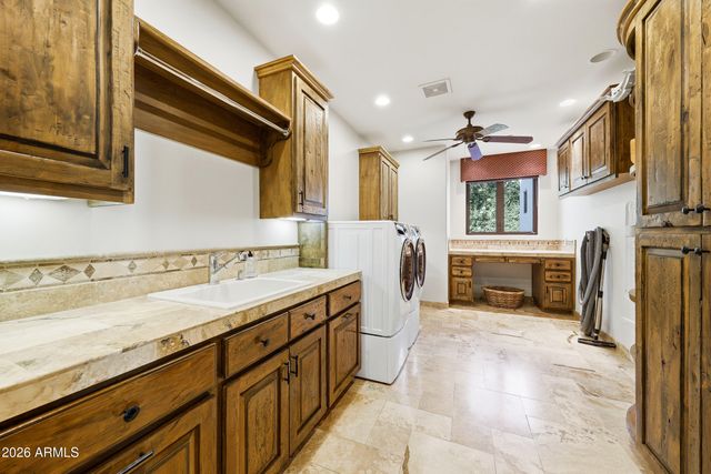 7035 E Berneil Drive, Paradise Valley, AZ 85253