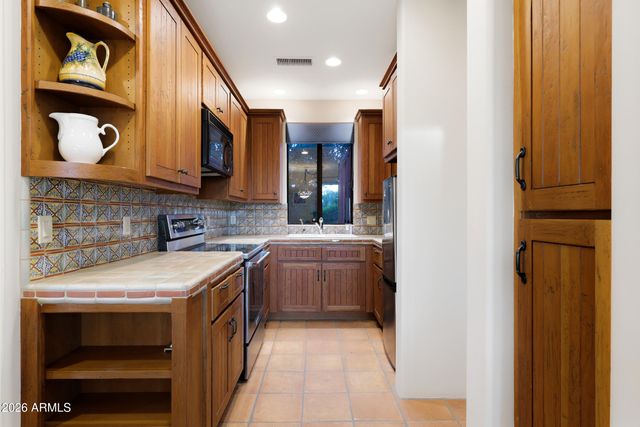 7035 E Berneil Drive, Paradise Valley, AZ 85253