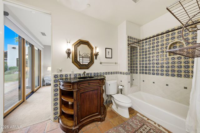 7035 E Berneil Drive, Paradise Valley, AZ 85253