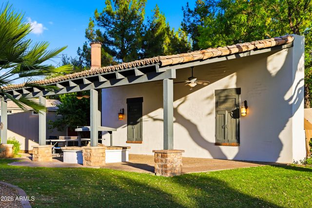 7035 E Berneil Drive, Paradise Valley, AZ 85253