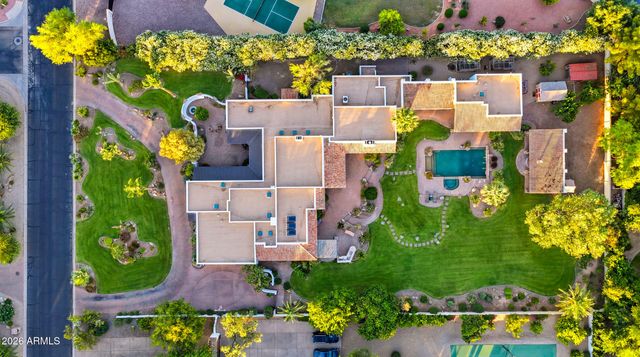 7035 E Berneil Drive, Paradise Valley, AZ 85253