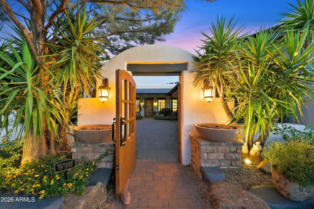 7035 E Berneil Drive, Paradise Valley, AZ 85253