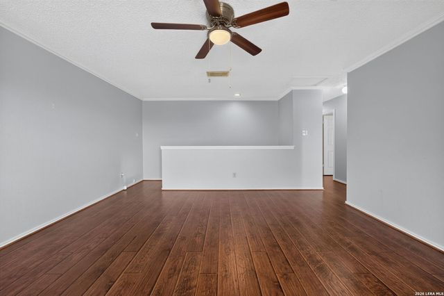 988 SUMMIT RD, Lakehills, TX 78063