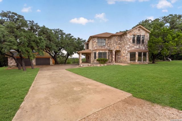 988 SUMMIT RD, Lakehills, TX 78063