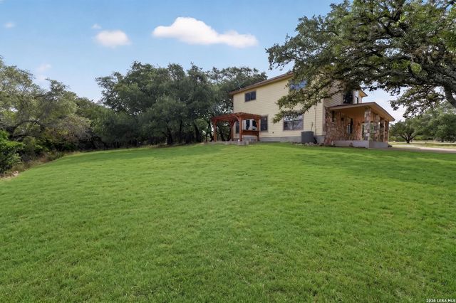 988 SUMMIT RD, Lakehills, TX 78063
