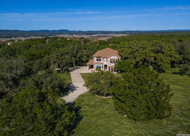 988 SUMMIT RD, Lakehills, TX 78063