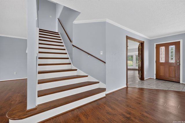 988 SUMMIT RD, Lakehills, TX 78063