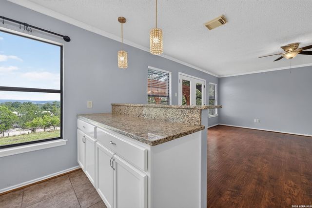 988 SUMMIT RD, Lakehills, TX 78063
