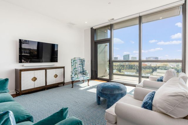 250 W Spring Street, 626, Columbus, OH 43215