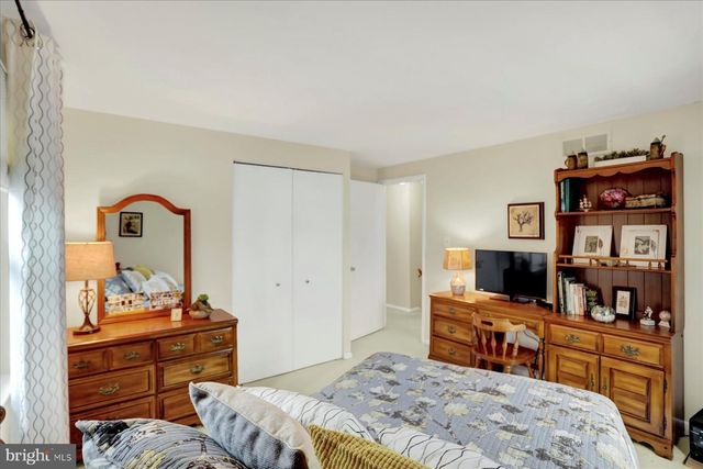 9228 BOWLINE RD, Baltimore, MD 21236