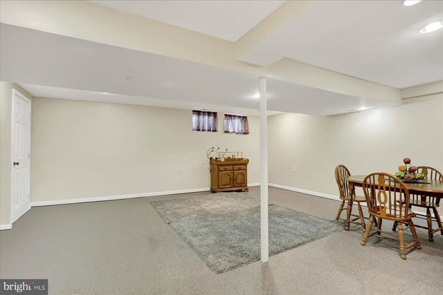 9228 BOWLINE RD, Baltimore, MD 21236