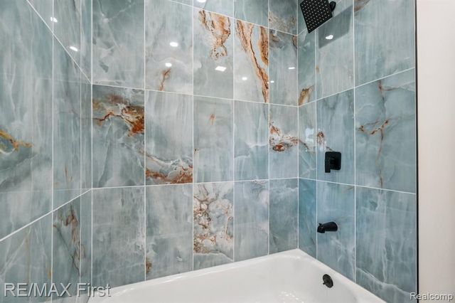 22400 Kelly Road, Eastpointe, MI 48021