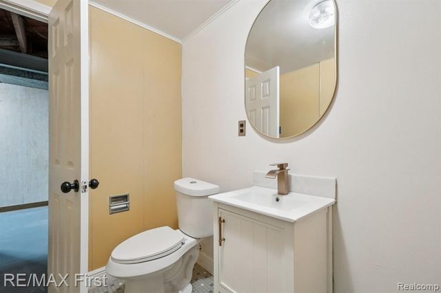 22400 Kelly Road, Eastpointe, MI 48021