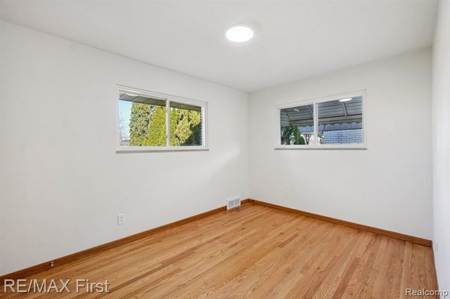 22400 Kelly Road, Eastpointe, MI 48021