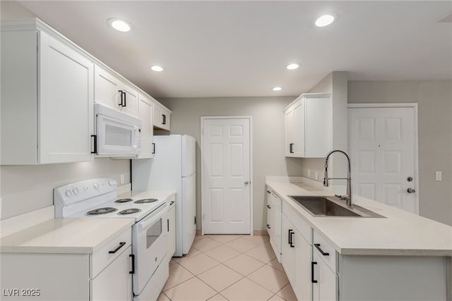 221 Mission Catalina Lane 101, Las Vegas, NV 89107