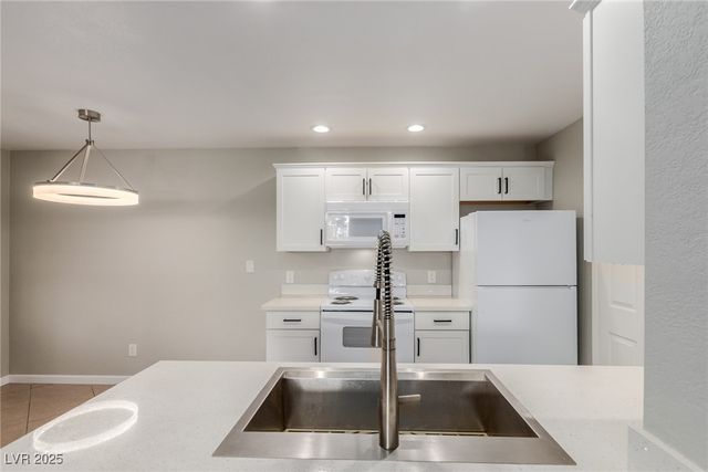 221 Mission Catalina Lane 101, Las Vegas, NV 89107