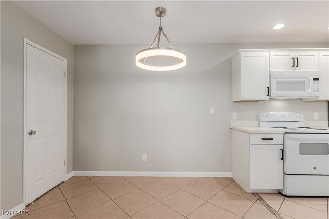 221 Mission Catalina Lane 101, Las Vegas, NV 89107