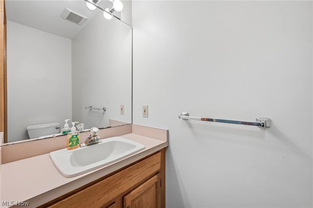 1178 Logan Woods Drive, Hubbard, OH 44425