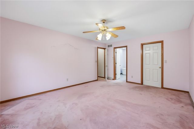 1178 Logan Woods Drive, Hubbard, OH 44425