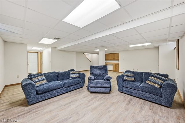 1178 Logan Woods Drive, Hubbard, OH 44425
