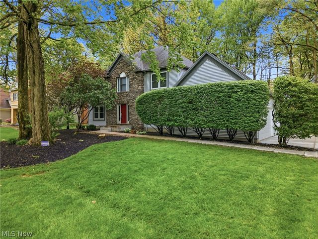 1178 Logan Woods Drive, Hubbard, OH 44425